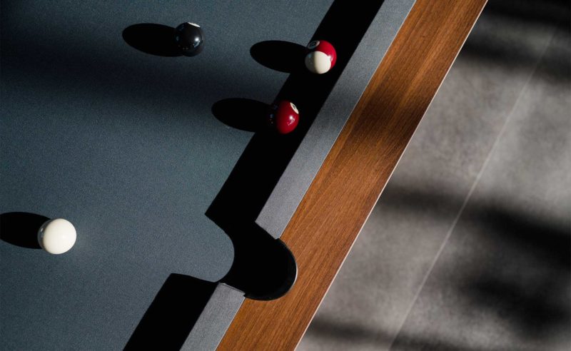 Kugeln auf dem Billiardtisch im Tagungshotel Brandenburg